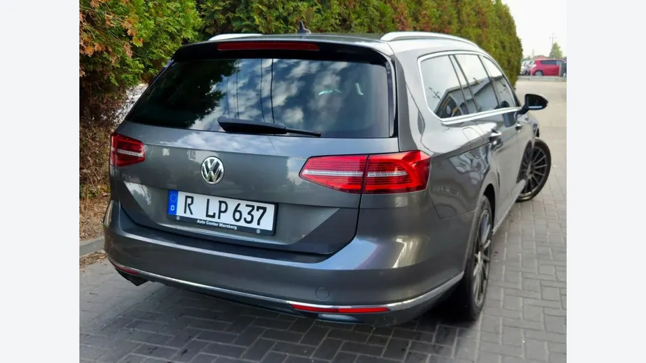 VOLKSWAGEN Passat -