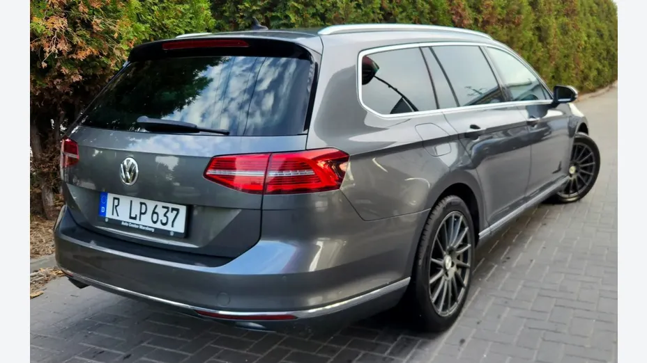 VOLKSWAGEN Passat -