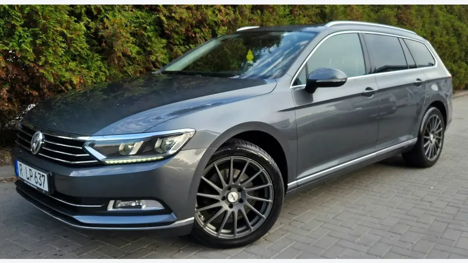 VOLKSWAGEN Passat -