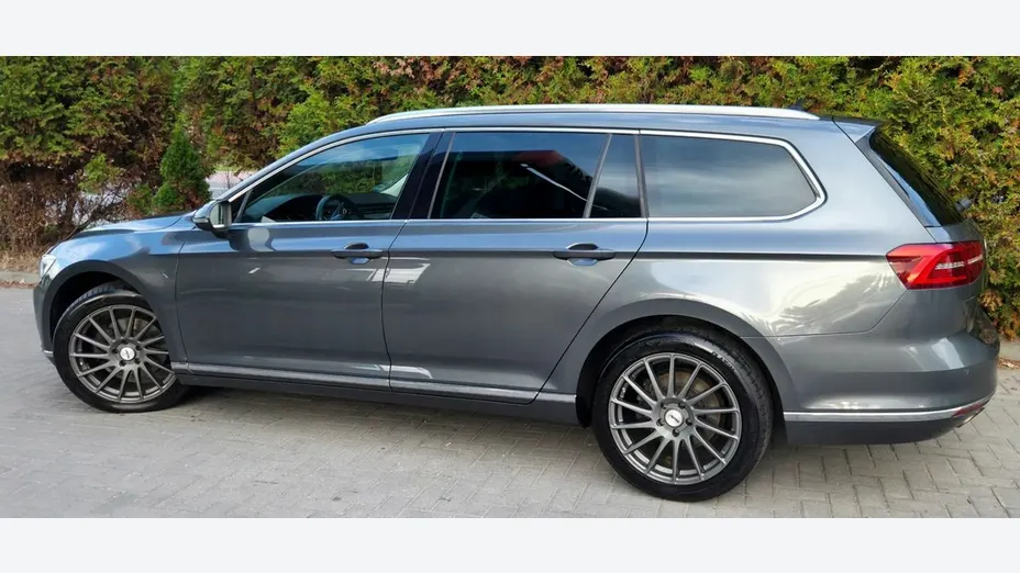 VOLKSWAGEN Passat -