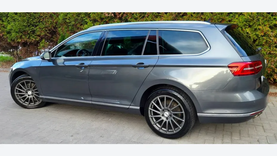 VOLKSWAGEN Passat -