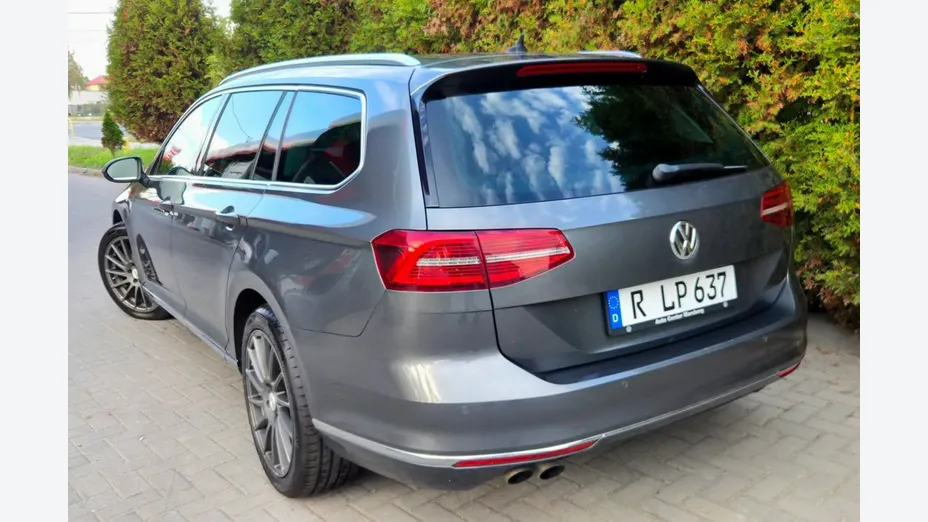 VOLKSWAGEN Passat -