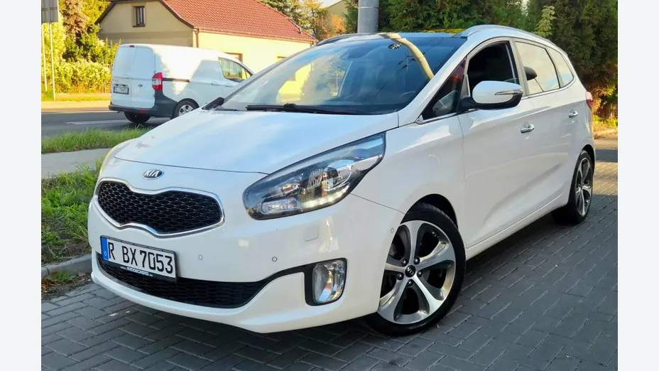 KIA Carens -