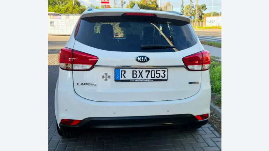KIA Carens -
