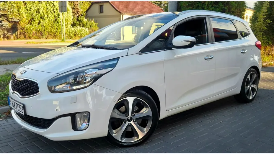 KIA Carens -