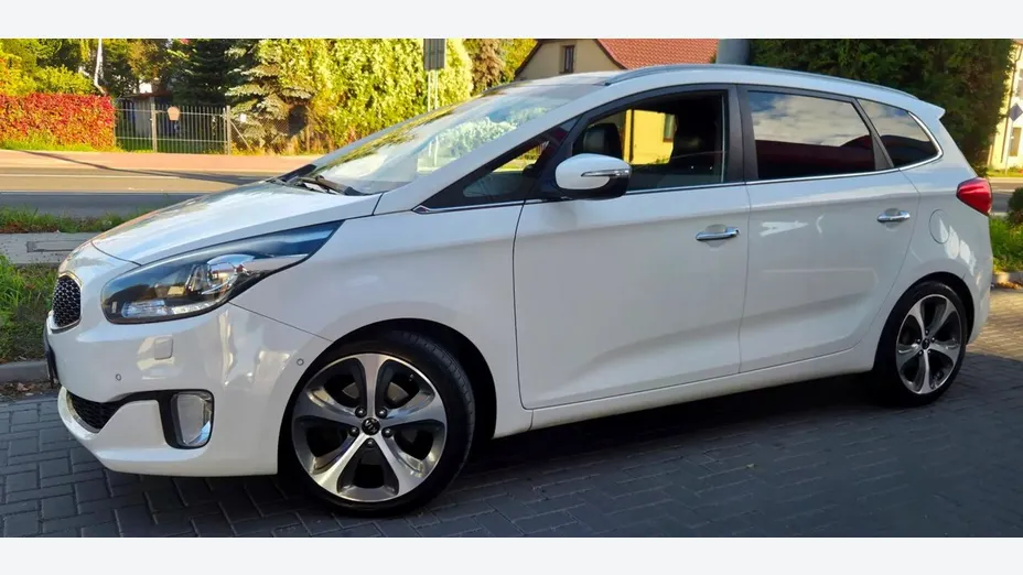 KIA Carens -