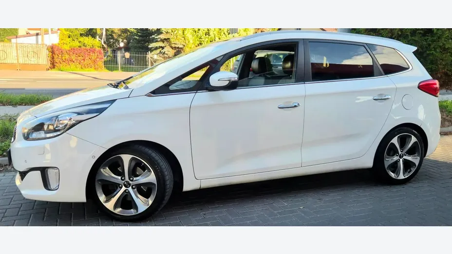 KIA Carens -