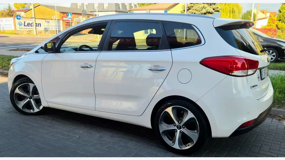 KIA Carens -