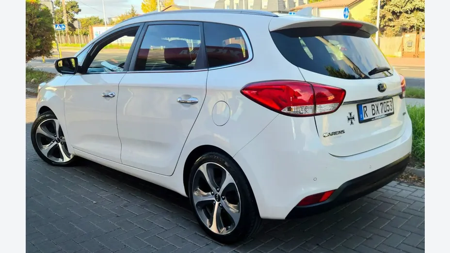 KIA Carens -