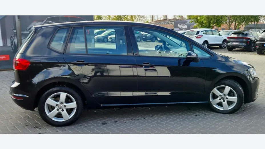 VOLKSWAGEN Golf Sportsvan -