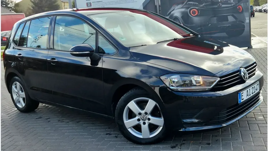 VOLKSWAGEN Golf Sportsvan -