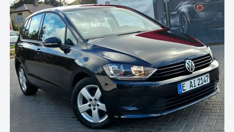 VOLKSWAGEN Golf Sportsvan -
