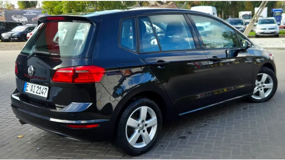 VOLKSWAGEN Golf Sportsvan -
