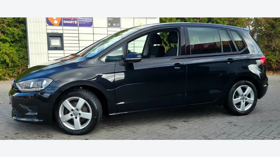 VOLKSWAGEN Golf Sportsvan -
