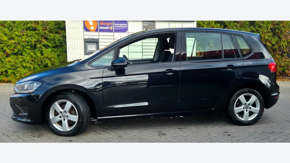VOLKSWAGEN Golf Sportsvan -