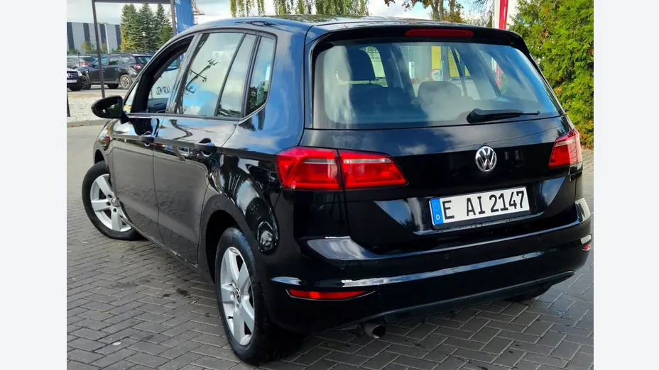 VOLKSWAGEN Golf Sportsvan -