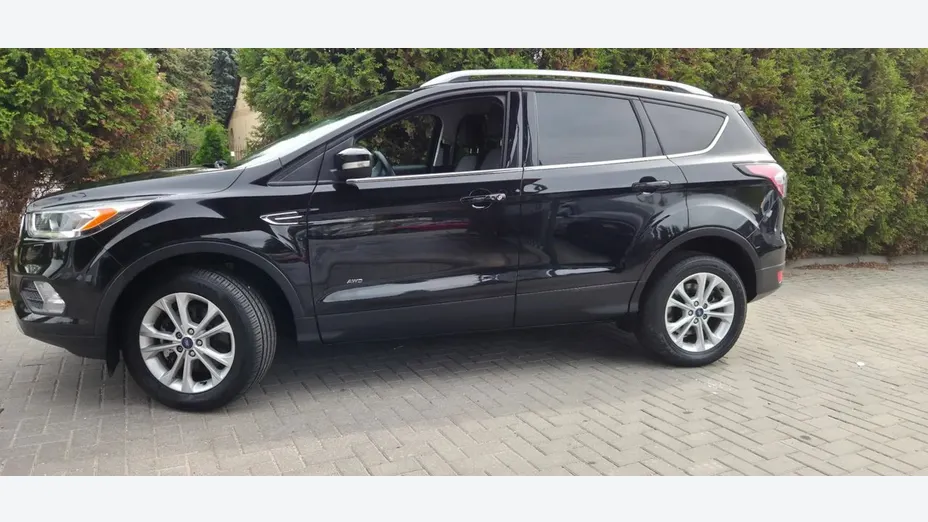 FORD Kuga -
