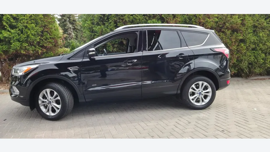 FORD Kuga -