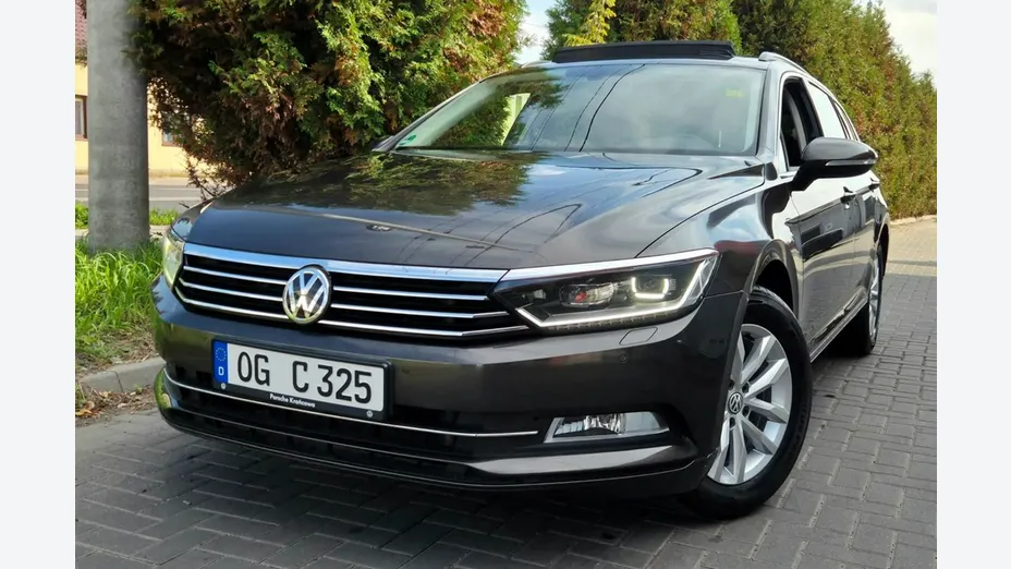 VOLKSWAGEN Passat -