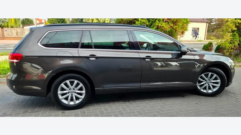 VOLKSWAGEN Passat -