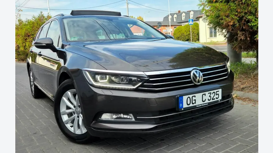 VOLKSWAGEN Passat -