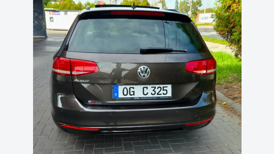 VOLKSWAGEN Passat -