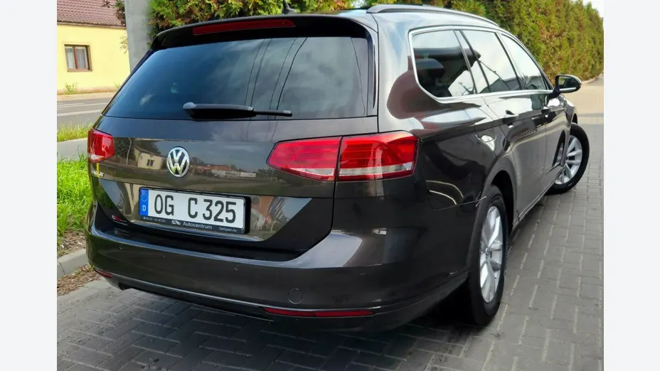 VOLKSWAGEN Passat -