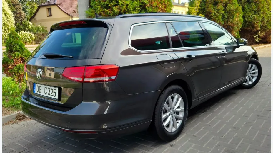 VOLKSWAGEN Passat -