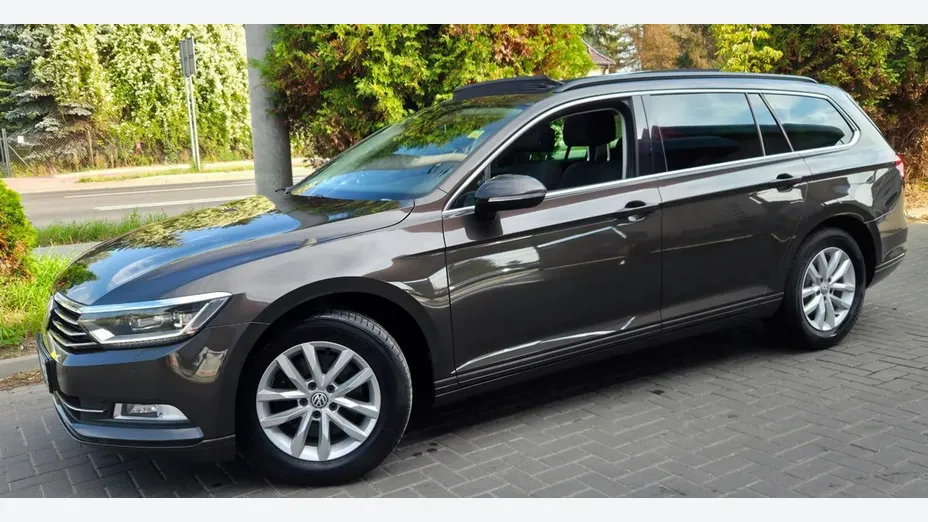 VOLKSWAGEN Passat -