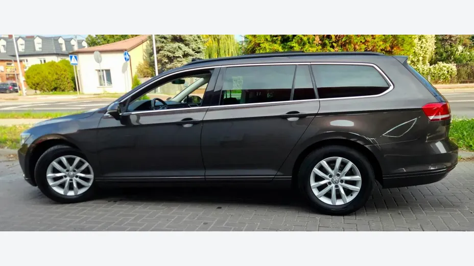 VOLKSWAGEN Passat -