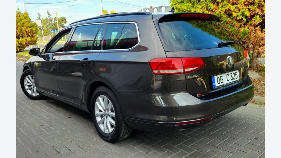 VOLKSWAGEN Passat -