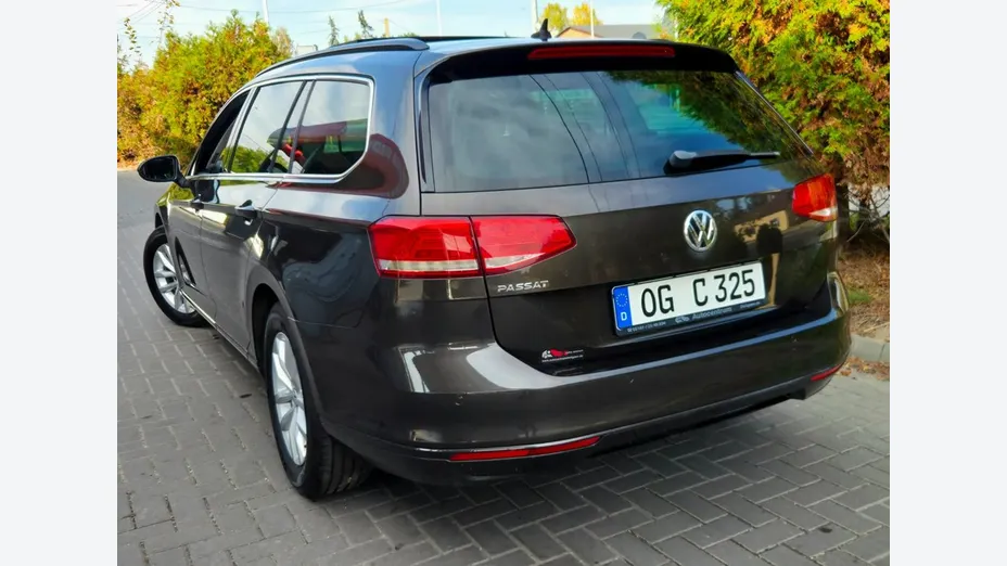 VOLKSWAGEN Passat -