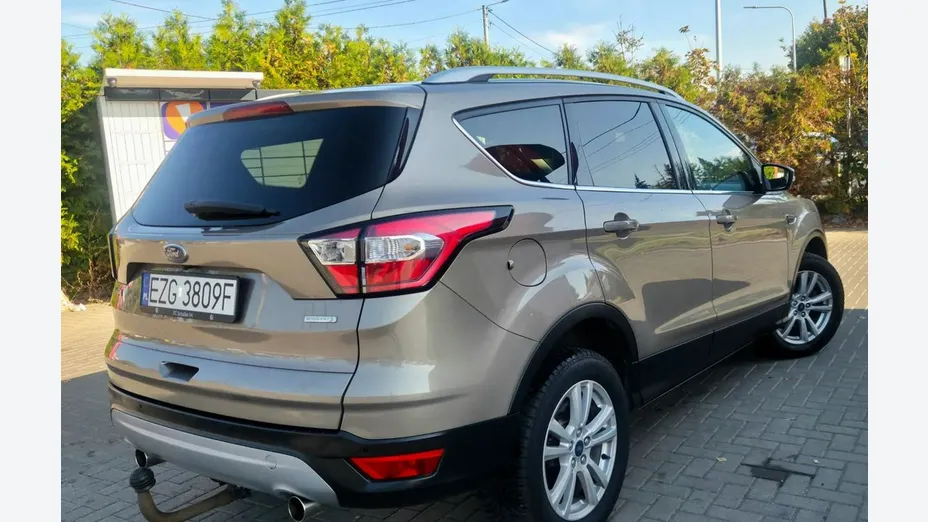 FORD Kuga -
