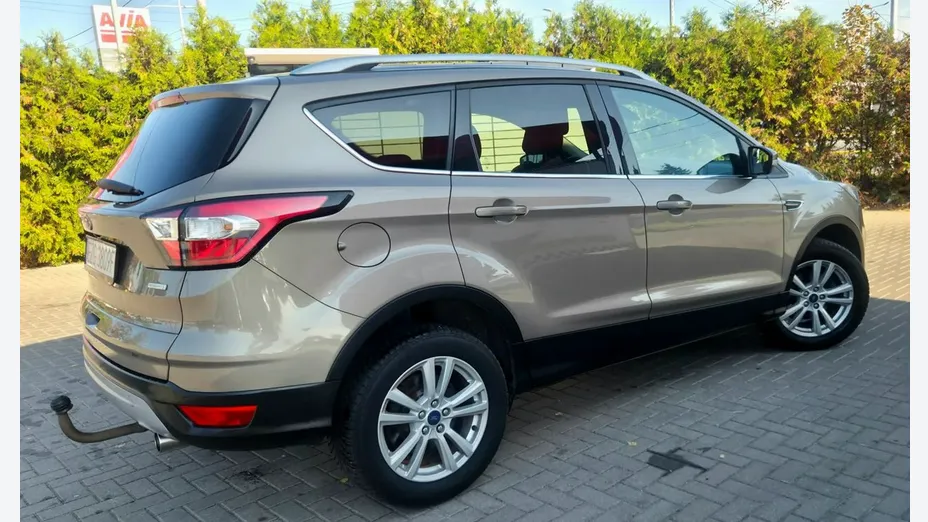FORD Kuga -