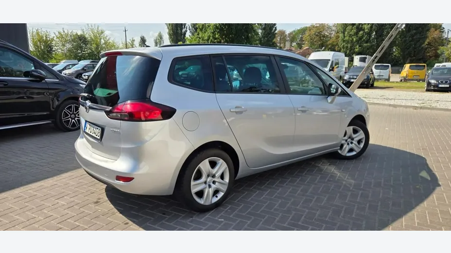 OPEL Zafira -
