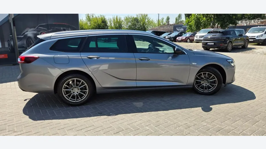 OPEL Insignia -