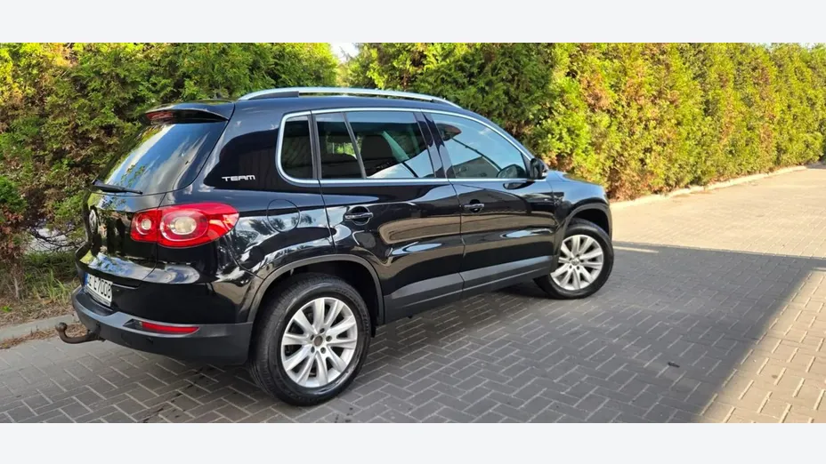 VOLKSWAGEN Tiguan -