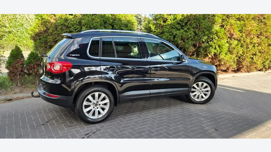 VOLKSWAGEN Tiguan -