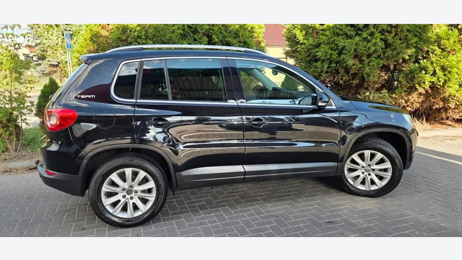 VOLKSWAGEN Tiguan -