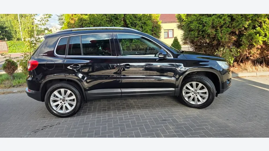 VOLKSWAGEN Tiguan -