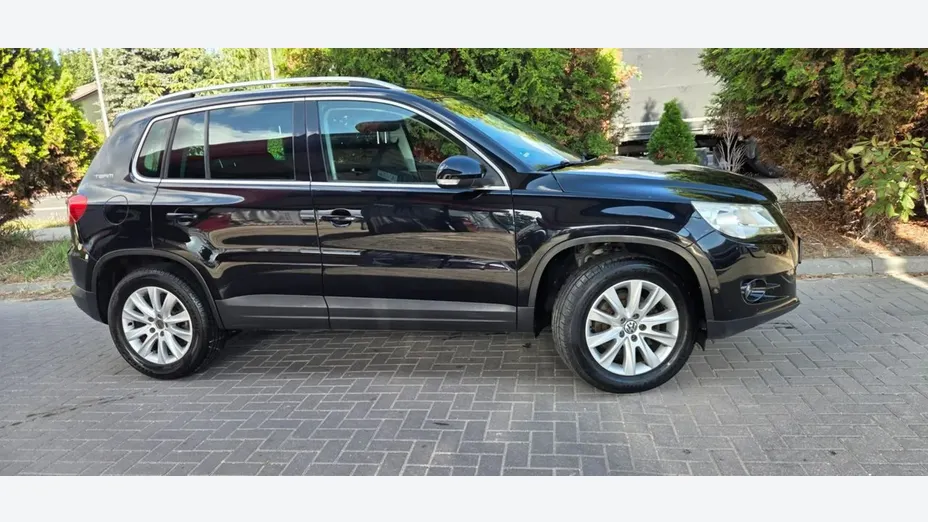 VOLKSWAGEN Tiguan -