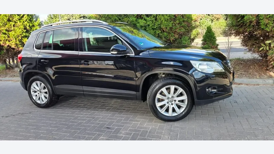 VOLKSWAGEN Tiguan -