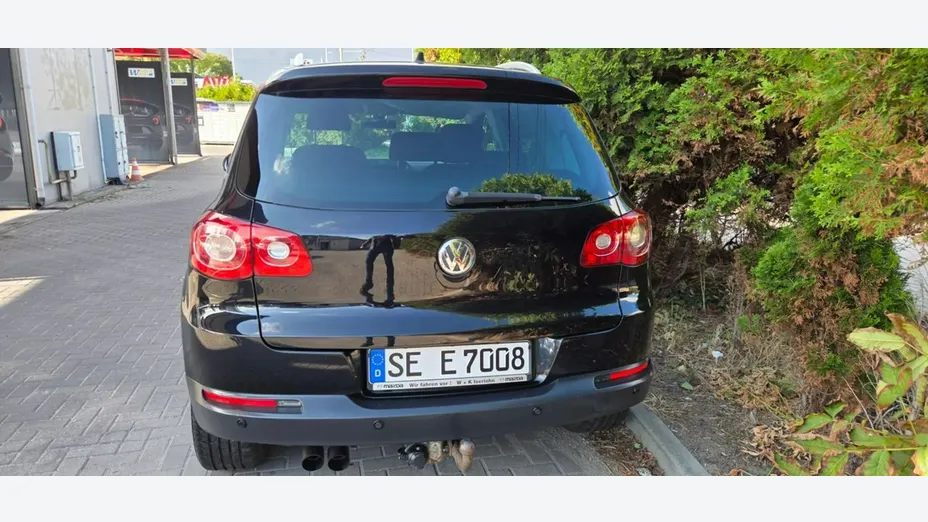 VOLKSWAGEN Tiguan -