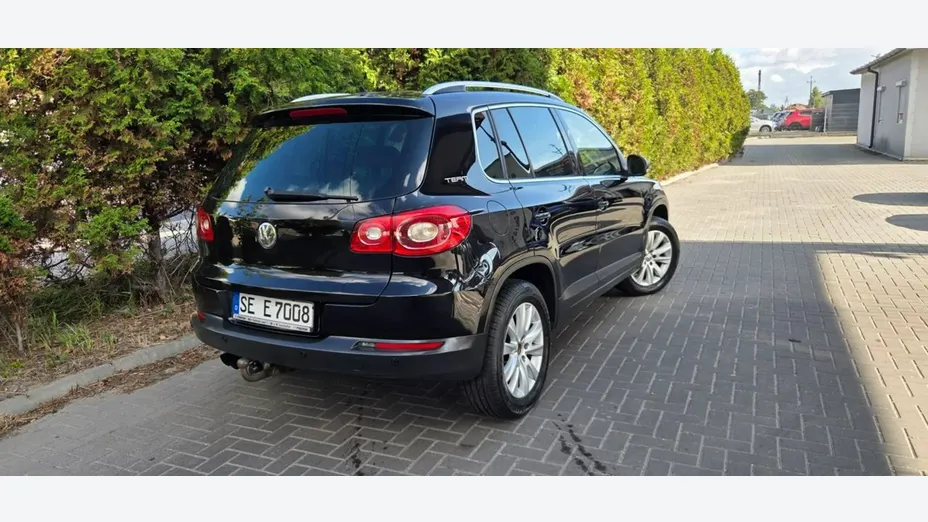 VOLKSWAGEN Tiguan -