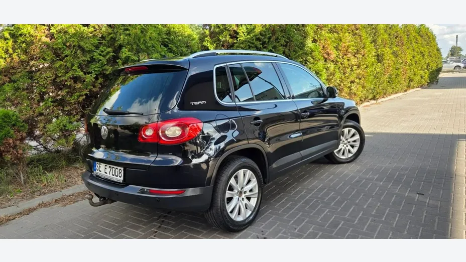 VOLKSWAGEN Tiguan -