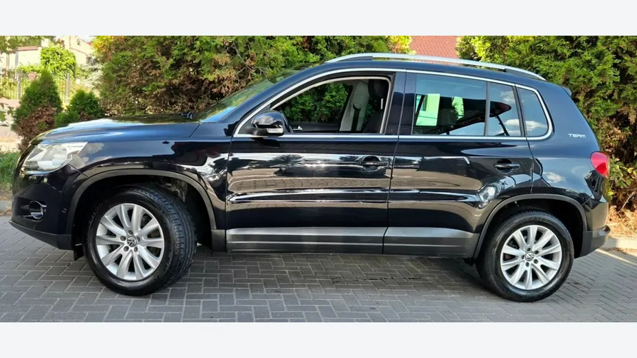 VOLKSWAGEN Tiguan -