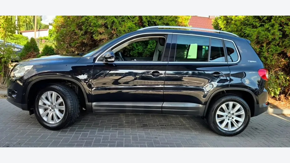 VOLKSWAGEN Tiguan -
