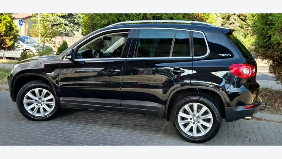 VOLKSWAGEN Tiguan -