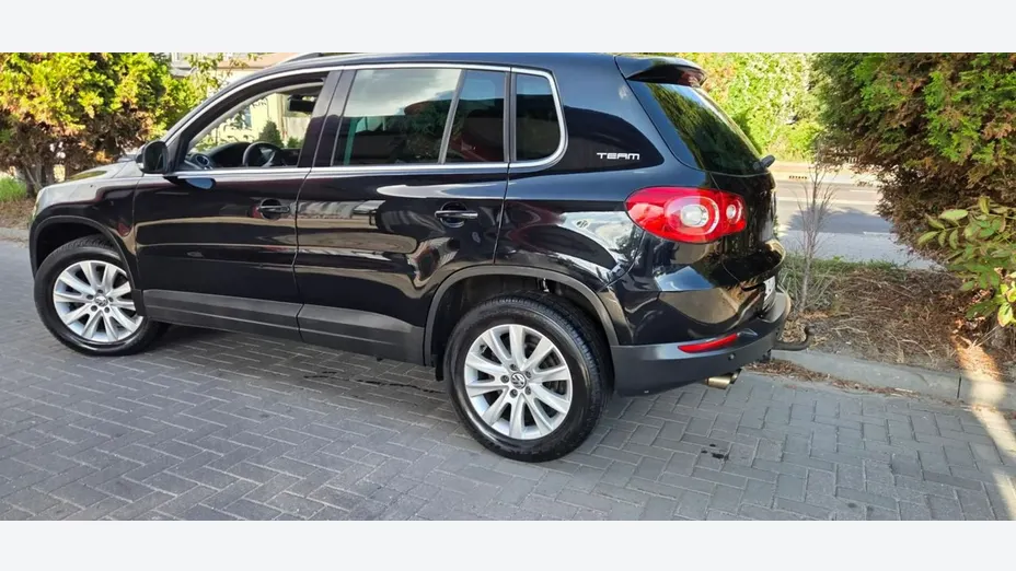 VOLKSWAGEN Tiguan -