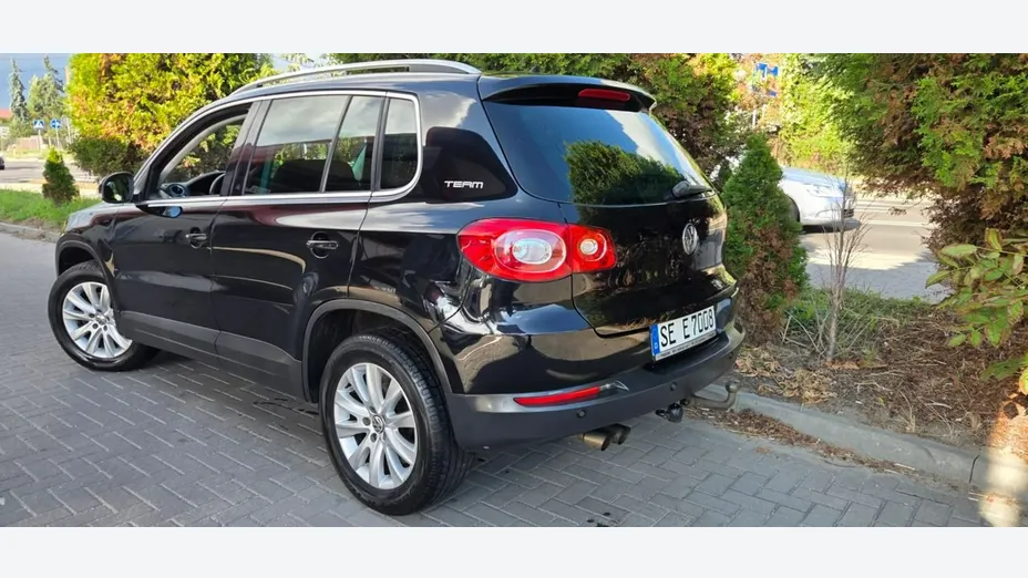 VOLKSWAGEN Tiguan -